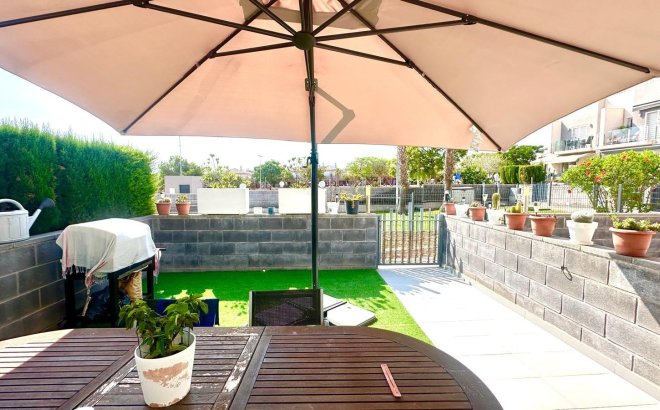 Herverkoop - Town House -
Torrevieja - Aguas Nuevas