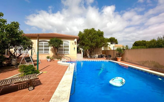 Resale - Villa -
Torrevieja - Los Balcones - Los Altos del Edén