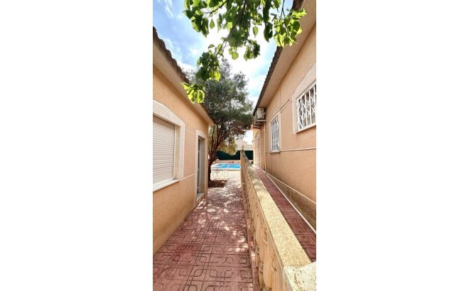 Resale - Villa -
Torrevieja - Los Balcones - Los Altos del Edén