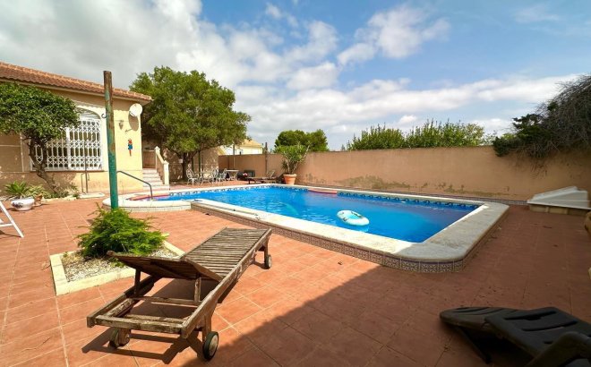 Resale - Villa -
Torrevieja - Los Balcones - Los Altos del Edén