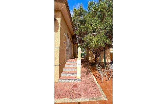 Resale - Villa -
Torrevieja - Los Balcones - Los Altos del Edén