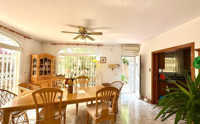 Resale - Villa -
Torrevieja - Los Balcones - Los Altos del Edén