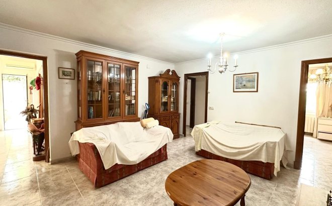 Resale - Villa -
Torrevieja - Los Balcones - Los Altos del Edén