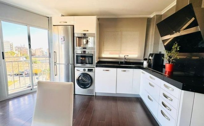 Resale - Apartment -
Torrevieja - Estacion De Autobuses