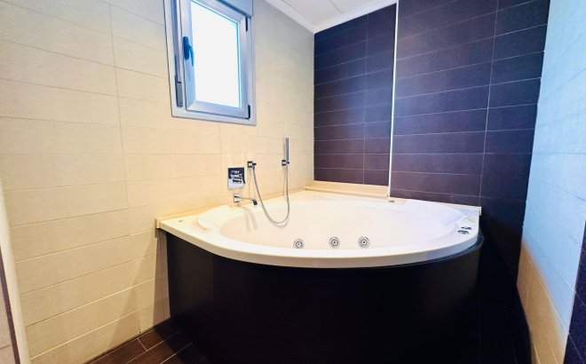 Resale - Apartment -
Torrevieja - Estacion De Autobuses