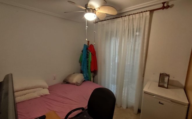 Herverkoop - Appartement -
Torrevieja - Estacion De Autobuses