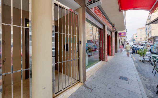 Herverkoop - Appartement -
Torrevieja - Estacion De Autobuses