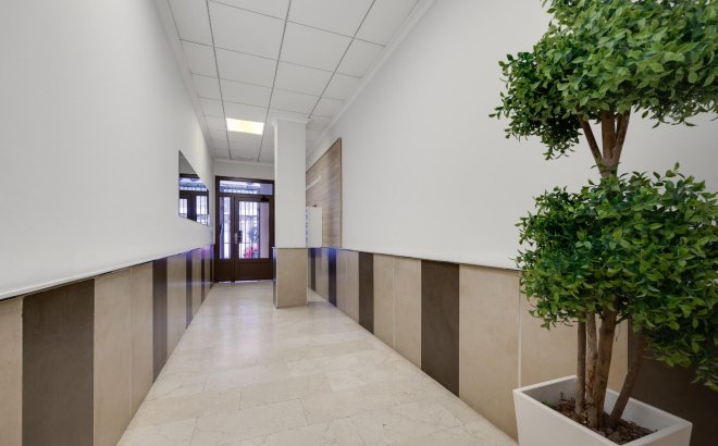 Herverkoop - Appartement -
Torrevieja - Estacion De Autobuses