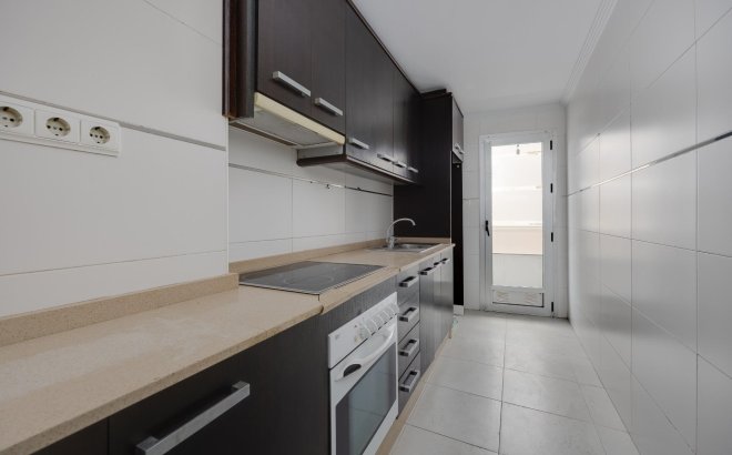 Herverkoop - Appartement -
Torrevieja - Estacion De Autobuses