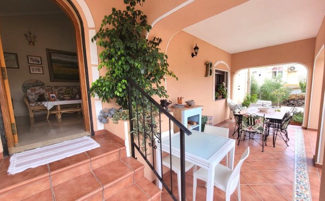 Resale - Villa -
Torrevieja - Aguas Nuevas