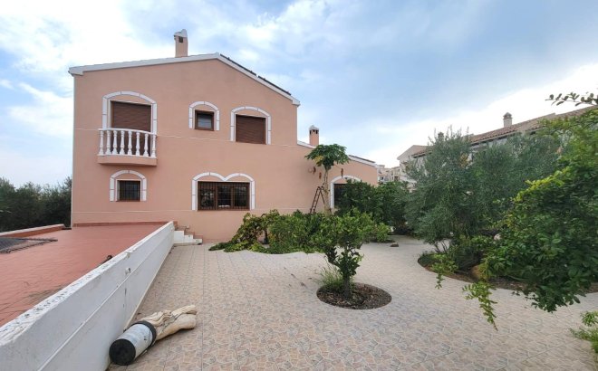 Resale - Villa -
Torrevieja - Aguas Nuevas