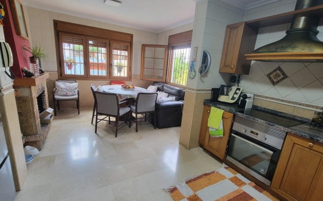 Resale - Villa -
Torrevieja - Aguas Nuevas