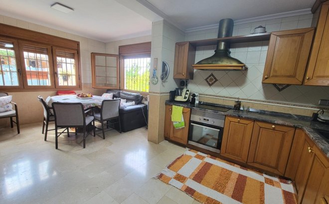 Resale - Villa -
Torrevieja - Aguas Nuevas