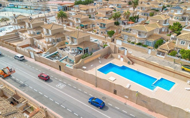 Revente - Villa -
Torrevieja - Los Balcones - Los Altos del Edén