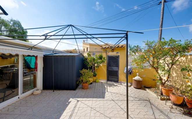 Resale - Villa -
Torrevieja - Aguas Nuevas