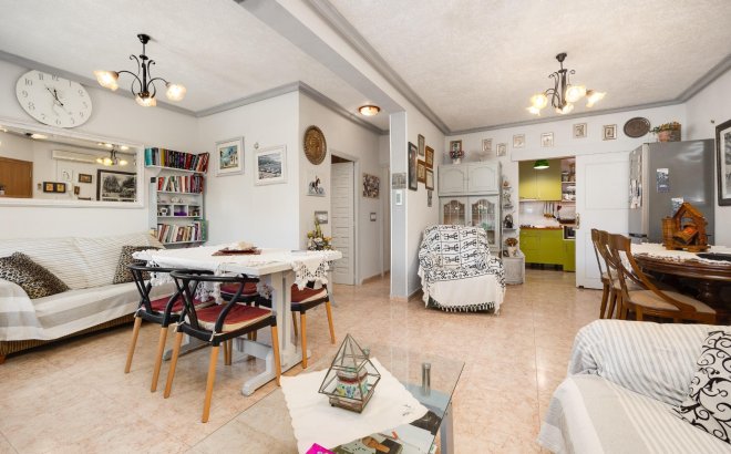 Resale - Villa -
Torrevieja - Aguas Nuevas