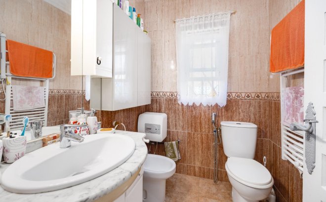 Resale - Villa -
Torrevieja - Aguas Nuevas