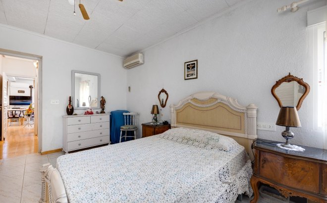 Resale - Villa -
Torrevieja - Aguas Nuevas