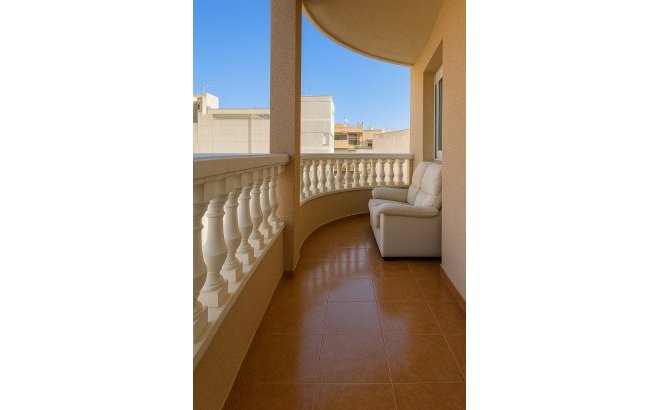 Resale - Apartment -
Torrevieja - Costa Blanca