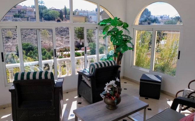 Resale - Villa -
Torrevieja - Costa Blanca