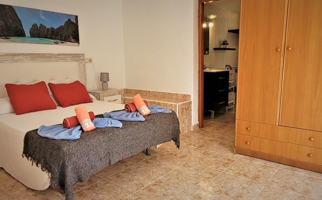 Resale - Villa -
Torrevieja - Costa Blanca