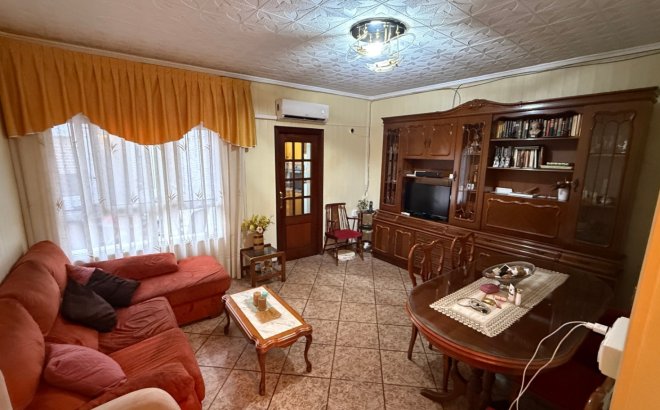 Herverkoop - Town House -
Torrevieja - Costa Blanca