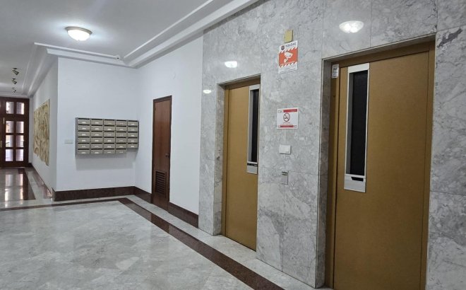 Resale - Apartment -
Torrevieja - Centro