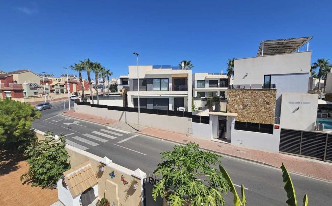 Resale - Villa -
Torrevieja - Torre Del Moro