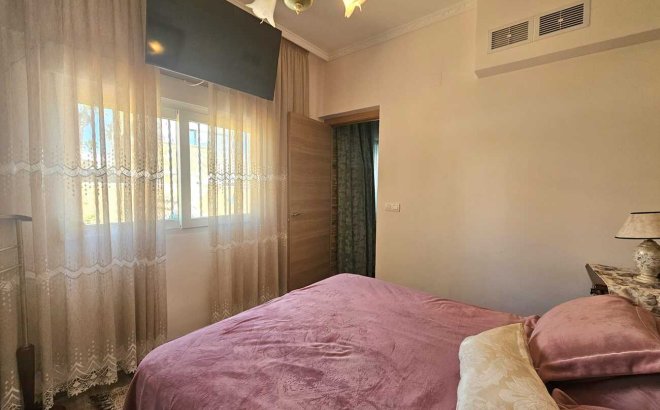 Resale - Villa -
Torrevieja - Torre Del Moro