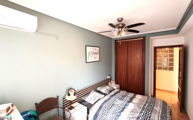 Resale - Apartment -
Torrevieja - Playa del Cura