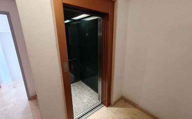 Resale - Apartment -
Torrevieja - Playa del Cura