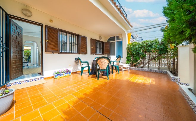 Resale - Bungalow -
Torrevieja - La Mata
