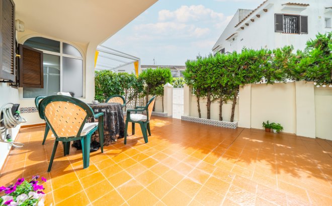 Resale - Bungalow -
Torrevieja - La Mata