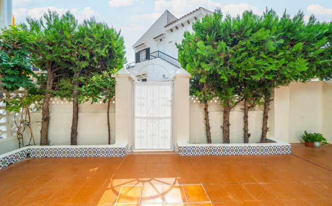 Resale - Bungalow -
Torrevieja - La Mata