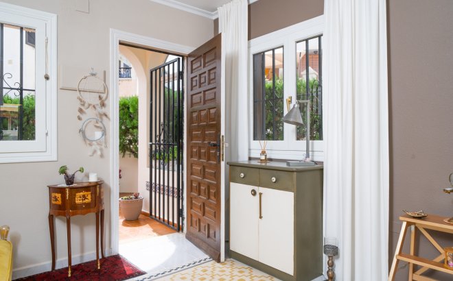 Resale - Bungalow -
Torrevieja - La Mata