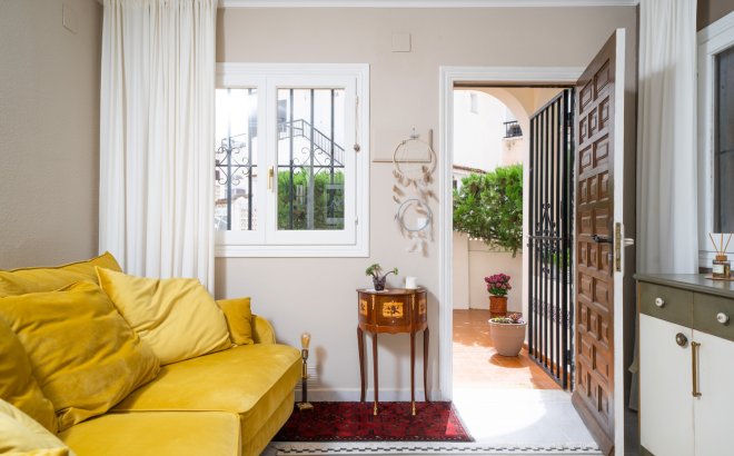 Resale - Bungalow -
Torrevieja - La Mata