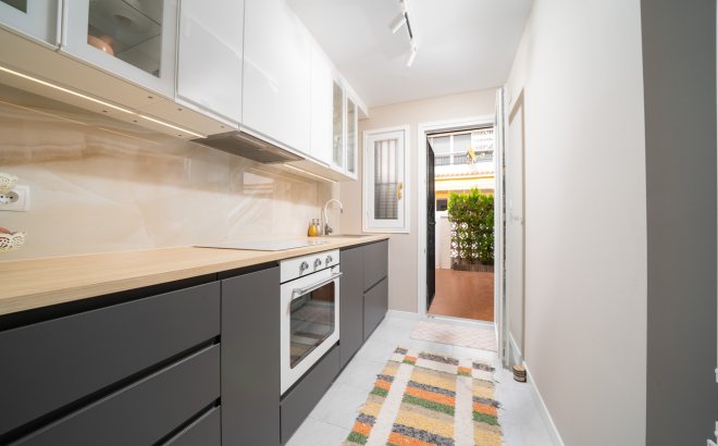 Resale - Bungalow -
Torrevieja - La Mata