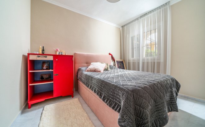 Resale - Bungalow -
Torrevieja - La Mata