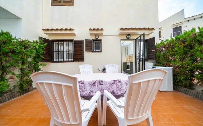 Resale - Bungalow -
Torrevieja - La Mata