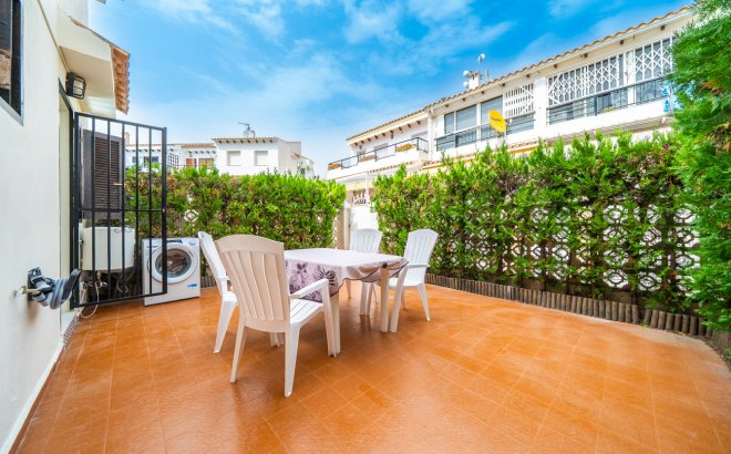 Resale - Bungalow -
Torrevieja - La Mata