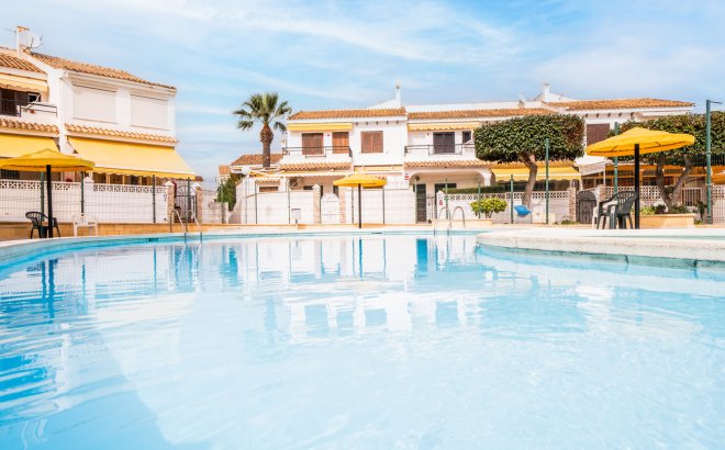 Resale - Bungalow -
Torrevieja - La Mata