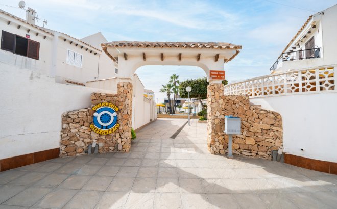 Resale - Bungalow -
Torrevieja - La Mata