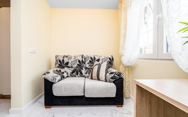 Resale - Bungalow -
Torrevieja - Torretas