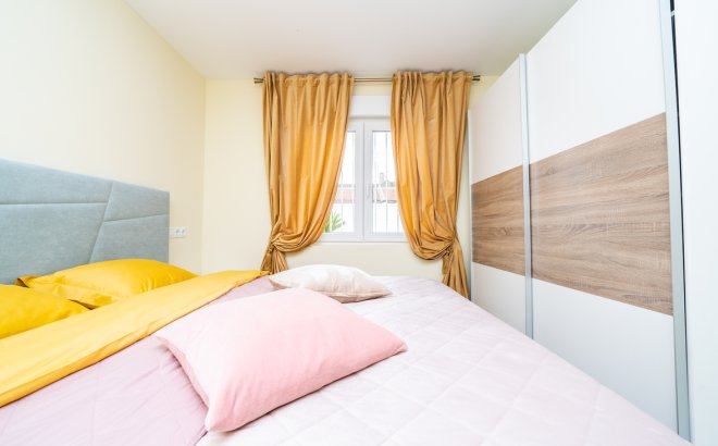 Resale - Bungalow -
Torrevieja - Torretas