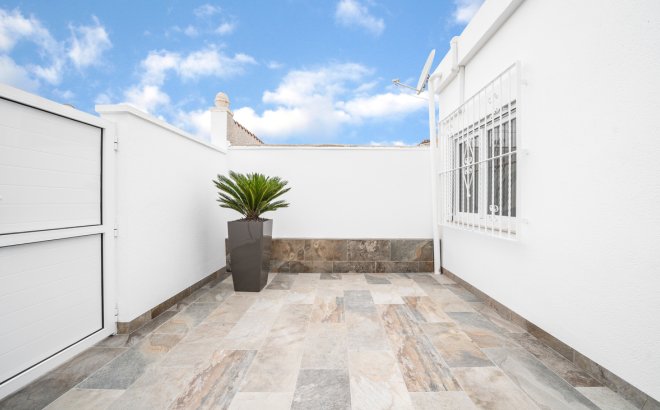Resale - Bungalow -
Torrevieja - Torretas