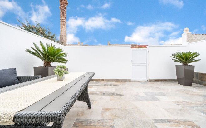 Resale - Bungalow -
Torrevieja - Torretas