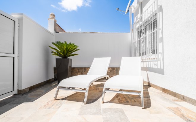 Resale - Bungalow -
Torrevieja - Torretas