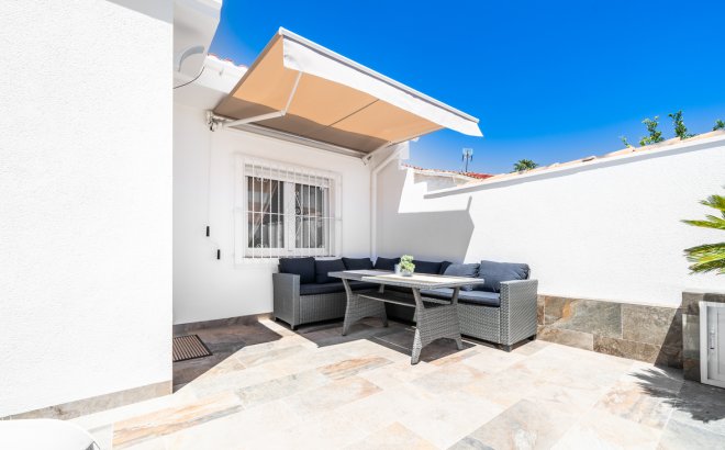 Resale - Bungalow -
Torrevieja - Torretas