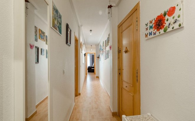 Resale - Apartment -
Torrevieja - Centro