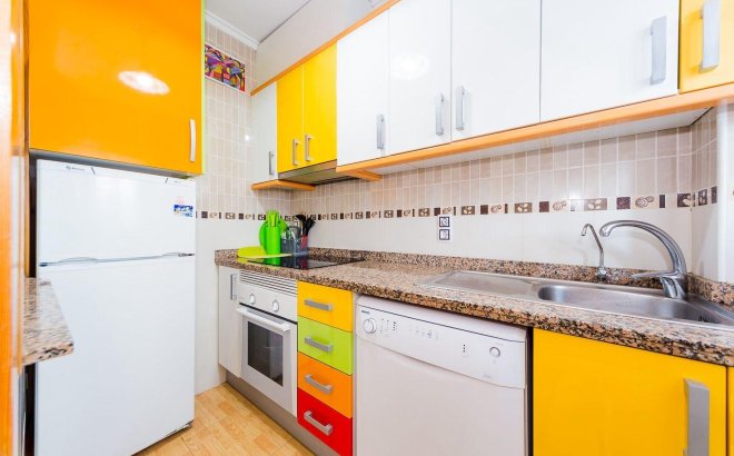 Resale - Apartment -
Torrevieja - Centro